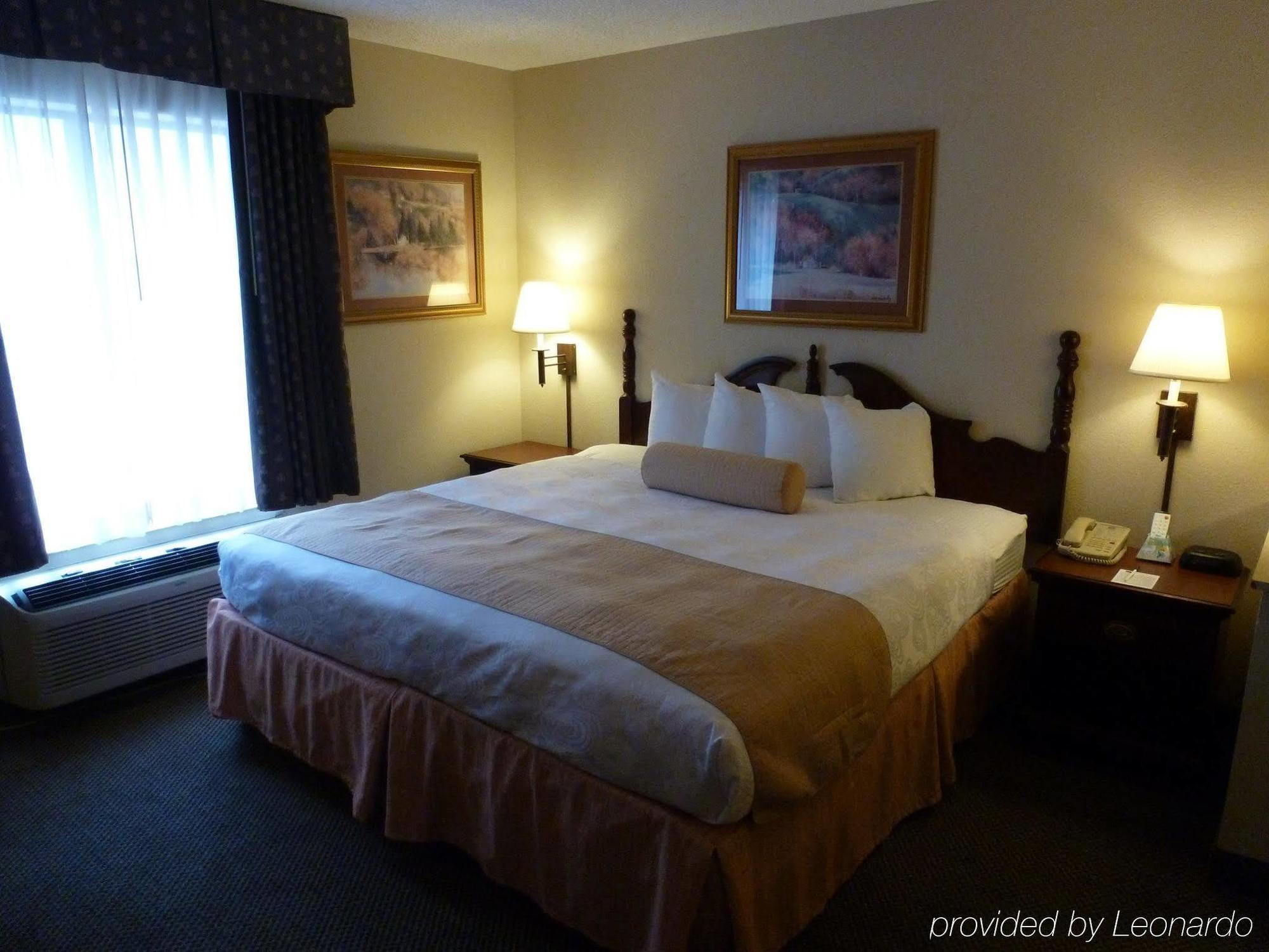 Holiday Inn Express & Suites Evansville North By Ihg Warrenton Phòng bức ảnh